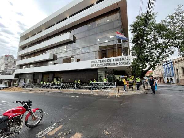 Primera reunión para definir el reajuste salarial será a finales de mayo - Nacionales - ABC Color