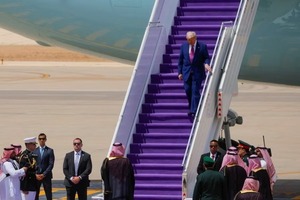 Trump llegó a Arabia Saudita para impulsar multimillonarios acuerdos comerciales y reforzar alianzas estratégicas en el Golfo - ADN Digital