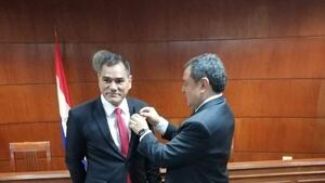 Fiscal chaqueño libera a dos chinos que entraron ilegalmente al país