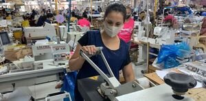 R茅gimen de maquila impulsa exportaciones y empleo: env铆os superan los US$ 380 millones a abril