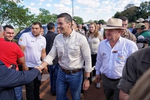 GOBERNADOR PEREIRA ACOMPAÑA AL PRESIDENTE EN RECORRIDO POR IMPORTANTES OBRAS EN ITAPÚA