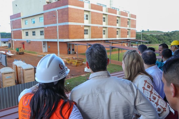 Peña instruye acelerar avances finales de cara a la próxima inauguración del Gran Hospital del Sur - .::Agencia IP::.