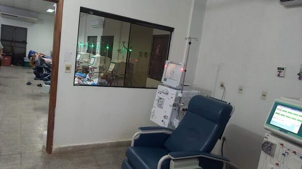 El Hospital Regional de Paraguarí incorpora a ocho nuevos pacientes al tratamiento de hemodiálisis - Nacionales - ABC Color