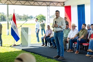El presidente entrega más de 400 títulos en Itapúa y lanza descentralización histórica del Indert - ADN Digital