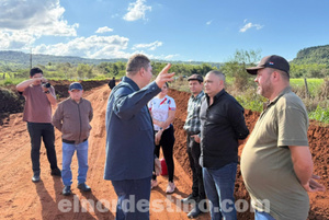 Gobernador Juancho Acosta impulsa arreglo de camino que conecta los distritos de Pedro Juan Caballero y Zanja Pytã - El Nordestino