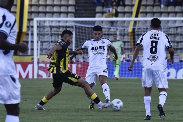 Versus / Con Florentín en cancha, Central Córdoba gana y se acerca a octavos de la Copa