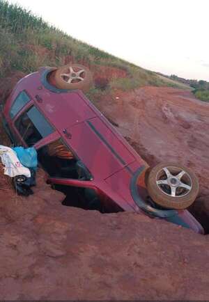 Mal estado de un camino rural provoca accidente en Capitán Bado - Nacionales - ABC Color