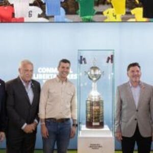 Presidente Peña encabezó inauguración de la exposición especial «120º aniversario de la FIFA» :: Presidencia de la República del Paraguay