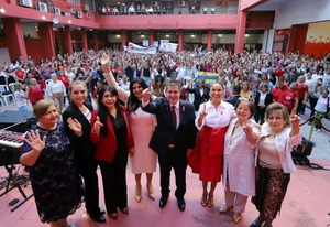 Cartes celebra a las madres y anuncia jornadas de salud en todo el país - ADN Digital