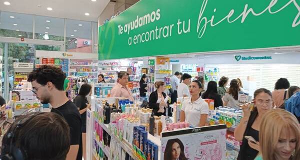 La Hora Basa volvió a sorprender con una hora de beneficios imbatibles en Farmacenter