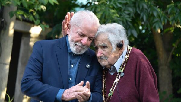 Brasil decreta tres días de luto oficial por la muerte del "gran amigo" Mujica