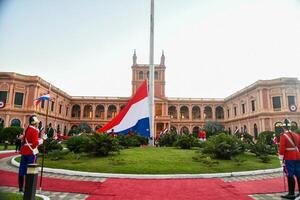 Paraguay conmemora 214 años de Independencia: Peña da inicio a actos oficiales - trece