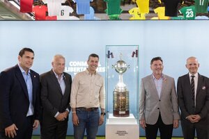 Abiertas las puertas de la exposición especial 120° aniversario de la FIFA en Asunción - .::Agencia IP::.