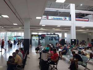 Estación de buses de Asunción: 20.000 pasajeros ya transitaron hoy   - Nacionales - ABC Color
