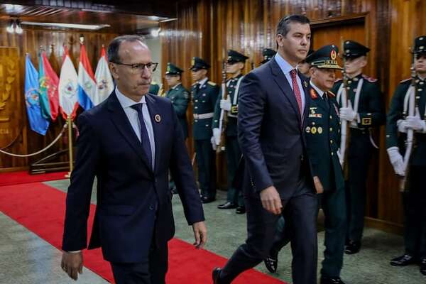 Ministro confirma refuerzo de presencia militar en la Triple Frontera - Nacionales - ABC Color