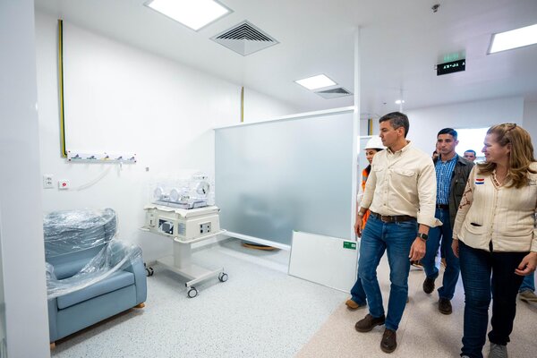 Peña pidió acelerar obras complementarias y el equipamiento del Gran Hospital del Sur - 1000 Noticias
