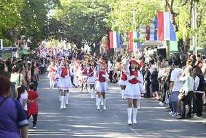 Videos: desfiles, arte y feria gastronómica por las Fiestas Patrias - Nacionales - ABC Color