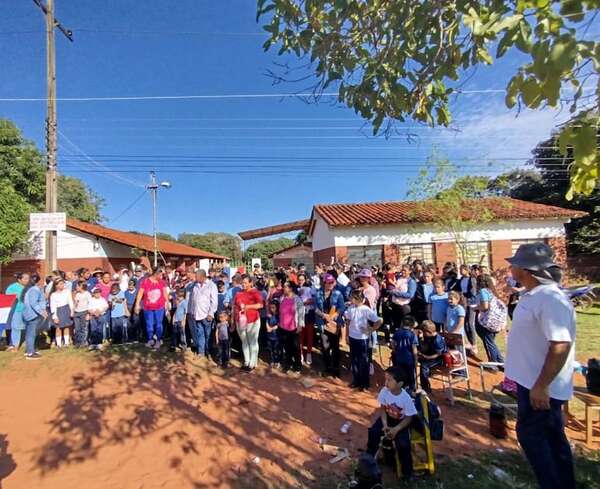 Solucionan problema de rubro en escuela de Guayaybí y se levanta medida de fuerza - Nacionales - ABC Color