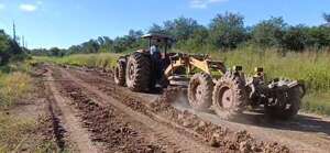 Ganaderos del Sur inician reparación de caminos en Alto Paraguay ante desidia estatal - Noticias del Chaco - ABC Color