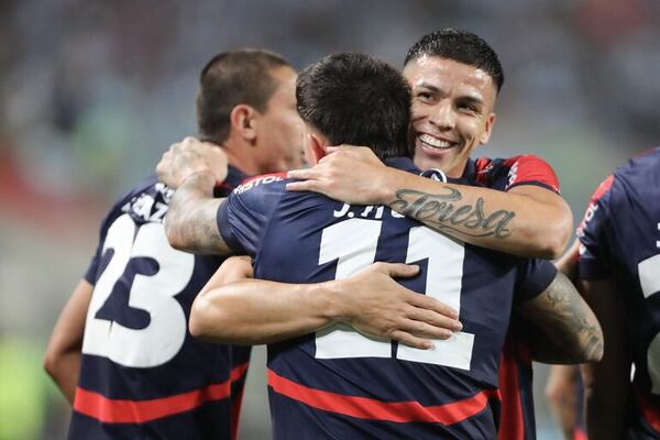 “Daddy Yankee” Pérez, el jugador de la mesita de luz del técnico - Cerro Porteño - ABC Color
