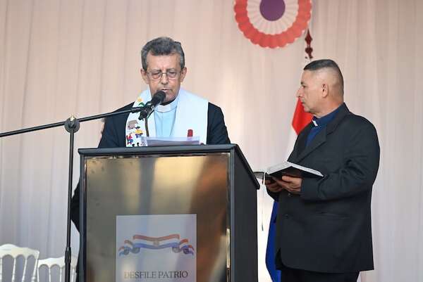 Monseñor Collar llama a combatir la desigualdad y valorar el bien público en desfile de Ciudad del Este - ABC en el Este - ABC Color
