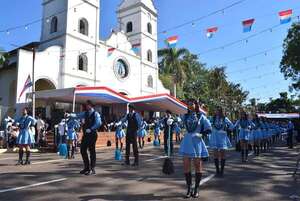 Carapeguá celebra 300 años de historia con emotivo desfile cívico estudiantil y llamado a la inclusión - Nacionales - ABC Color