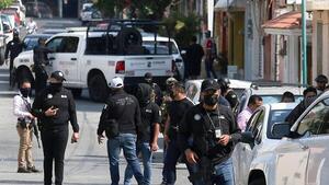 Detienen a ex magistrada por el caso Ayotzinapa en el sur de México