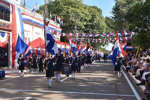 Desfile y emotivo homenaje en la cuna del prócer Vicente Ignacio Iturbe - Nacionales - ABC Color