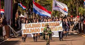 La Nación / En el Este, estudiantes tomaron las calles con el tradicional desfile patrio