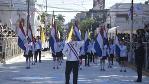 Celebran los 455 años de Villarrica con atractivo desfile cívico