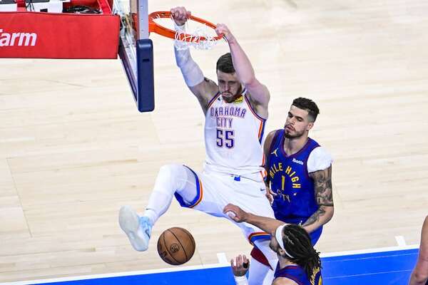 Oklahoma sufre a un Jokic magistral, pero deja a Denver sin margen de error - Polideportivo - ABC Color