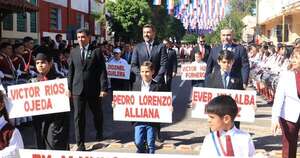 La Nación / Vicepresidente participó de desfile estudiantil en Ñeembucú
