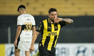 Peñarol lo remontó 3-2 y lo deja a Olimpia sin copas - OviedoPress