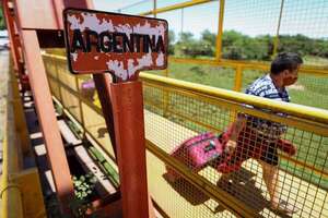Argentina cambia su política migratoria e impone nuevas exigencias: ¿cómo afecta a Paraguay? - Nacionales - ABC Color