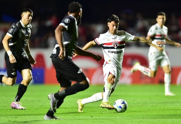 Libertad dejó escapar la victoria y trajo de Brasil un empate agridulce - La Tribuna