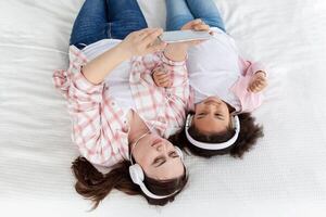 Canciones para dedicar a mamá en su día: un homenaje con amor y música - Música - ABC Color