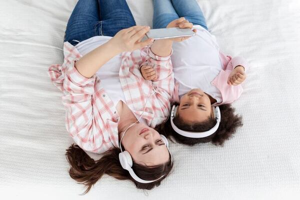 Canciones para dedicar a mamá en su día: un homenaje con amor y música - Música - ABC Color