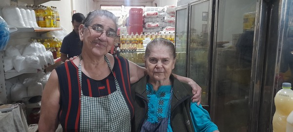 Día de las Madres: trabajando con el mismo amor de siempre en "La Placita"