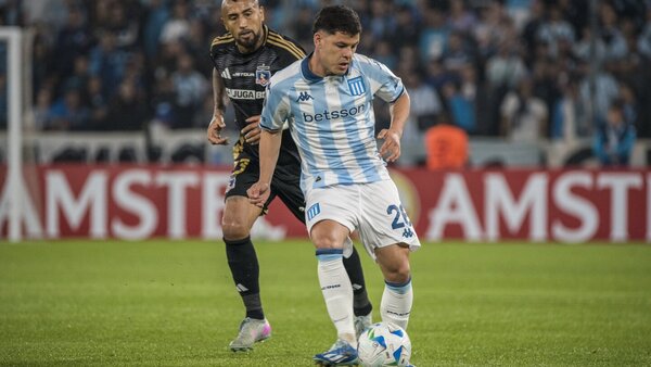 Racing goleó a Colo Colo y sacó pasaporte a los octavos de final