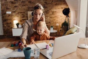 A las madres les cuesta más encontrar trabajo estable - Portal Digital Cáritas Universidad Católica