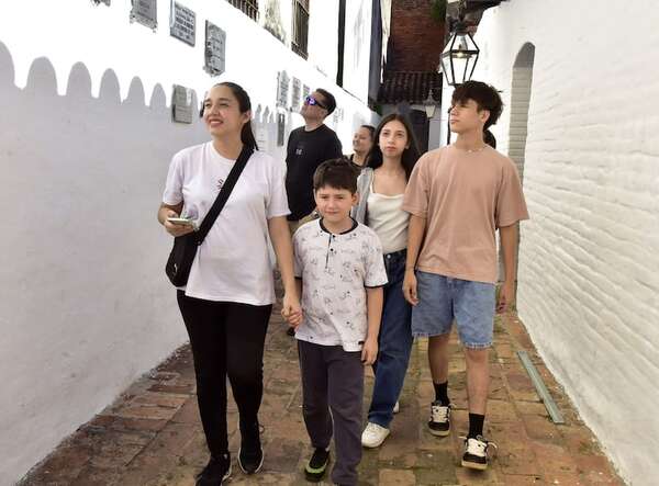 Ciudadanía celebra el Día de la Madre con recorrido por sitios históricos - Nacionales - ABC Color