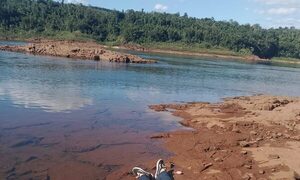Hallan cadáver en aguas del río Paraná