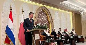 La Nación / Paraguay celebró su independencia en Doha con emotivo homenaje de la Embajada