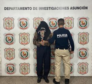 Detienen a un hombre de 75 años con un verdadero arsenal en Asunción - Policiales - ABC Color