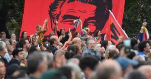 La Nación / Multitudinaria despedida a Pepe Mujica en Uruguay