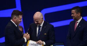 La Nación / “Nadie quede fuera del Mundial 2030”