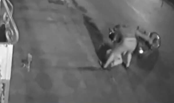 Asaltan y apuñalan a una joven en Luque