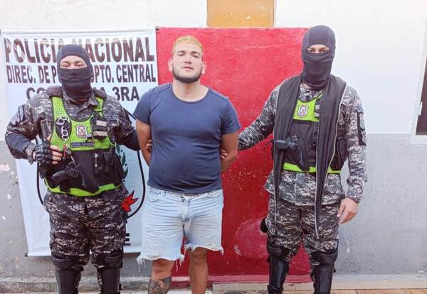 Detienen a motochorro tras violento asalto a una mujer •