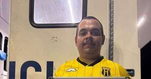 Diario HOY | Hincha de Guaraní rompió billetes en Argentina y fue detenido por discriminación