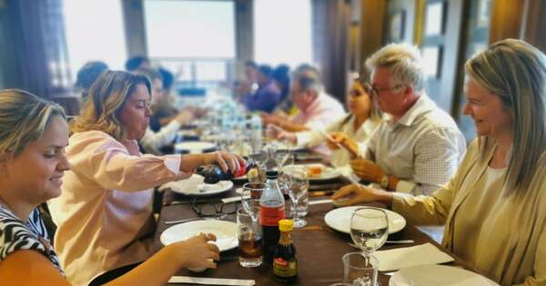 La Nación / Restaurantes trabajaron a casa llena en el Día de la Madre
